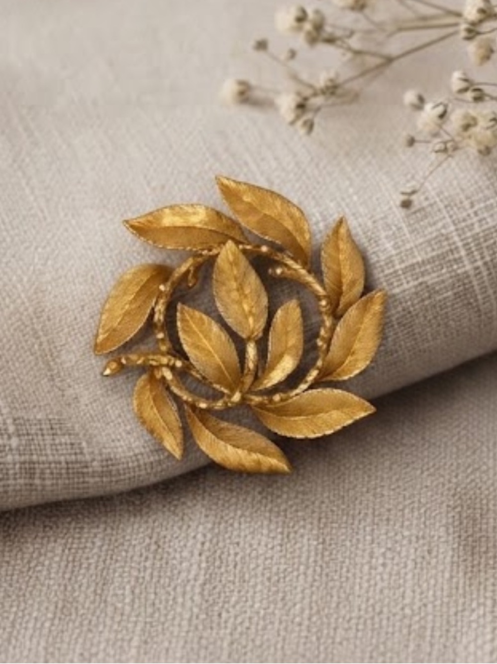 Vintage Lisner Brushed Gold Laurel Leaf Wreath Brooch